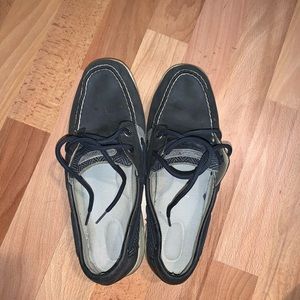 Women’s sperrys!